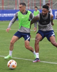 三镇洋枪4面出击：戴维森融入最快 埃德有爆杆心得